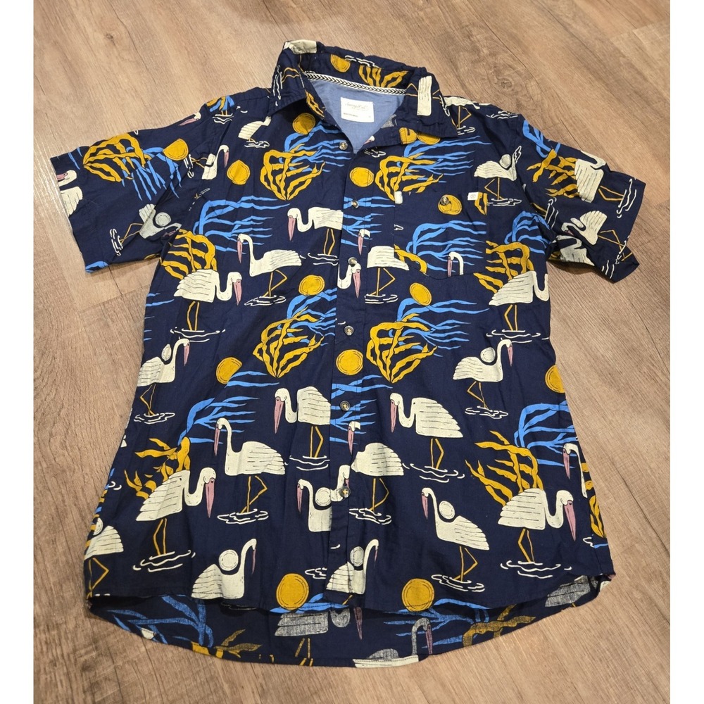 Sovereign Code Men's Short Sleeve Button Up Shirt Size M Navy Frenzy Flamingo